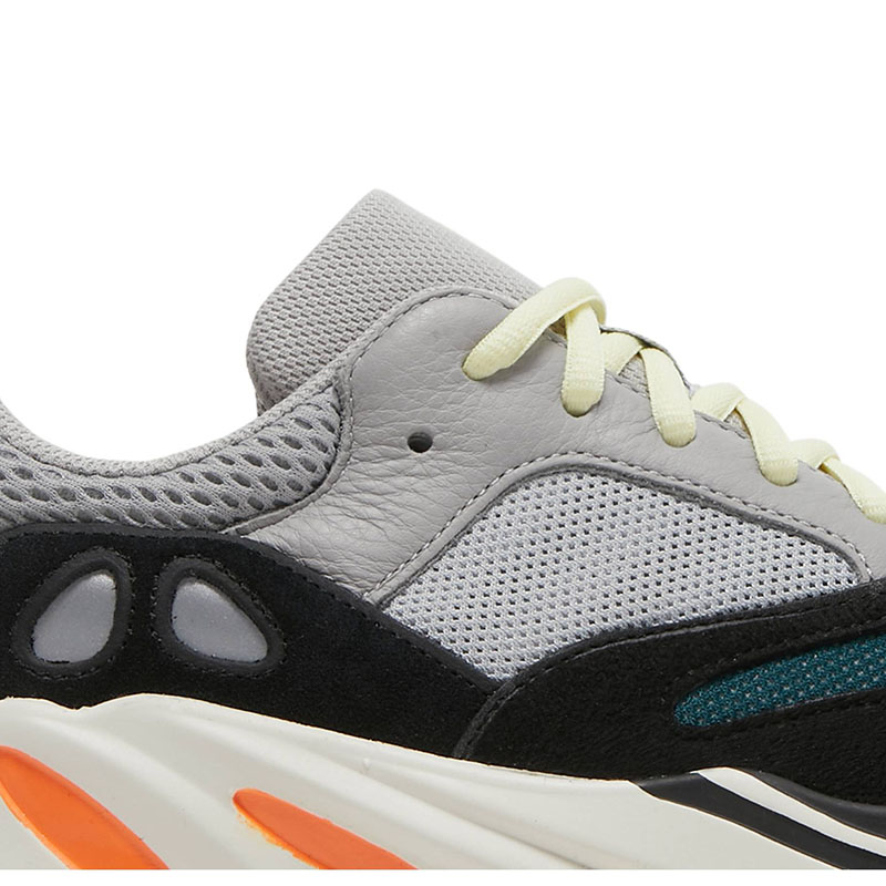 Y**zy boost 700 "wave runner"