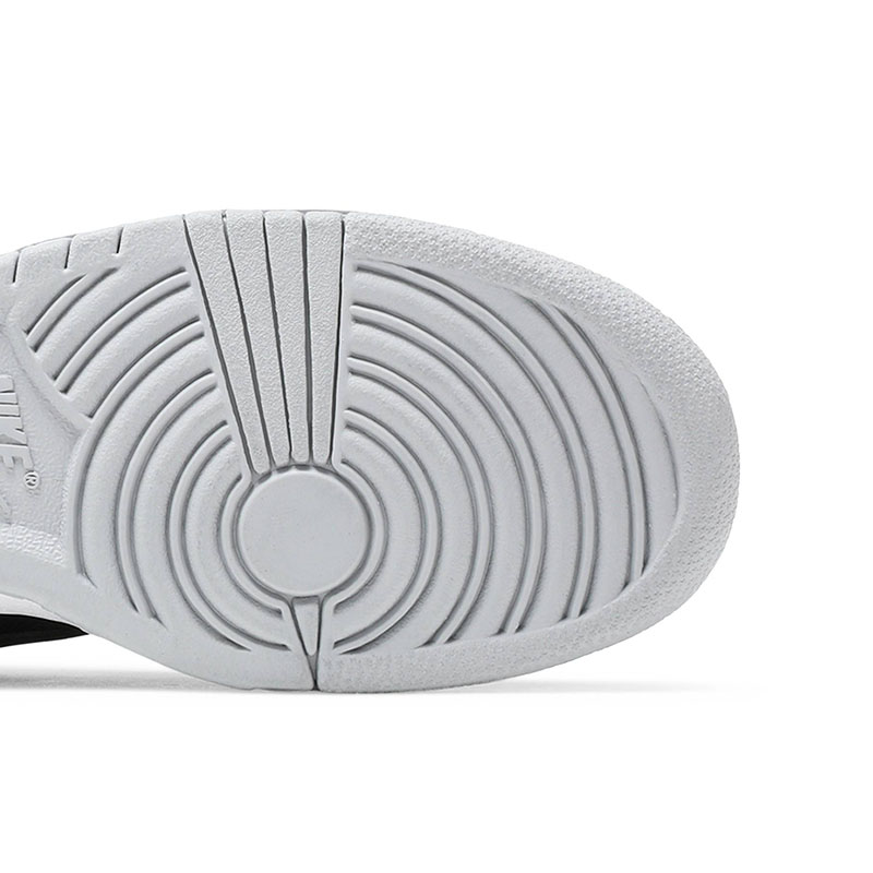 MEDICOM TOY X NIKE SB DUNK LOW OG QS