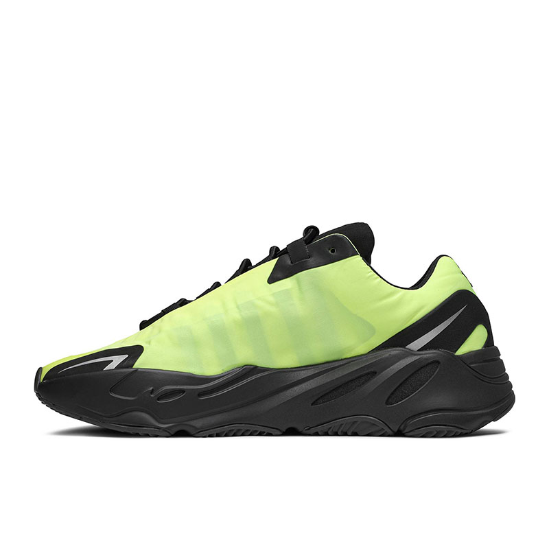 Y**zy boost 700 mnvn 