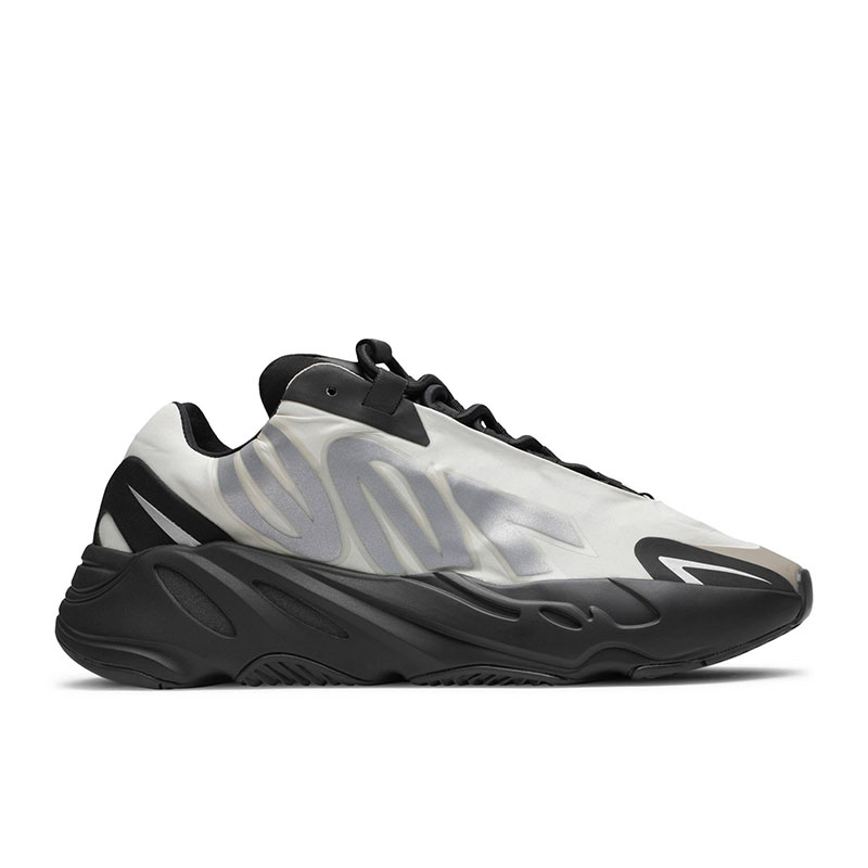 Y**zy boost 700 mnvn 