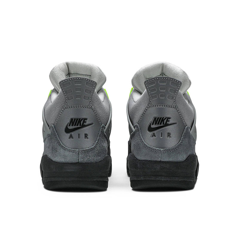 AIR JORDAN 4 RETRO SE 