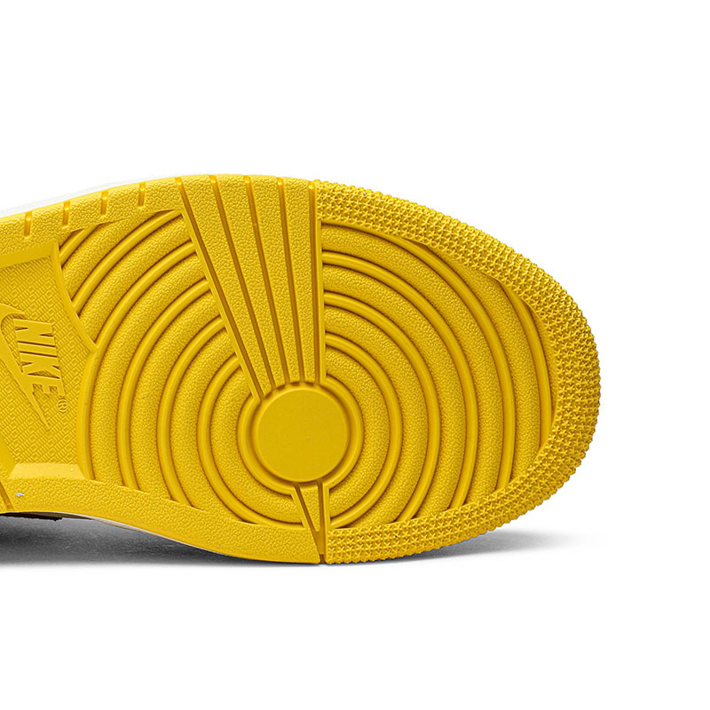 Ma*s*n chateau rouge x air jordan 1 mid se 