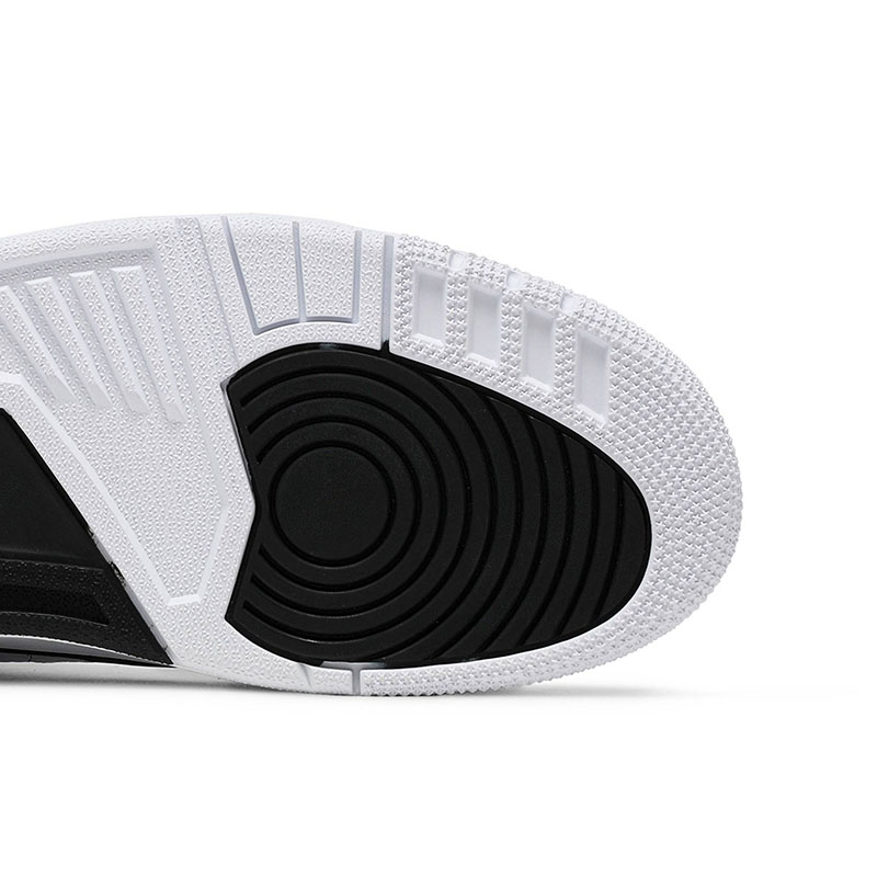 FRAGMENT DESIGN X AIR JORDAN 3 RETRO SP