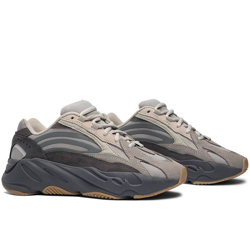 Y**zy boost 700 v2 "tephra"