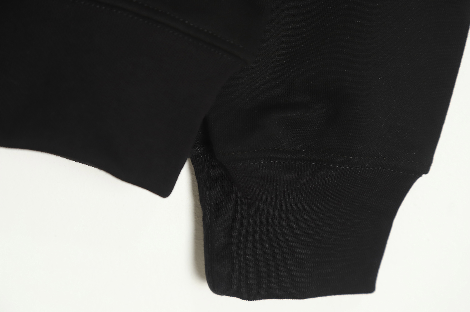 Alexander Wang 22FW Twisted Letters Crewneck Sweatshirt TSK1