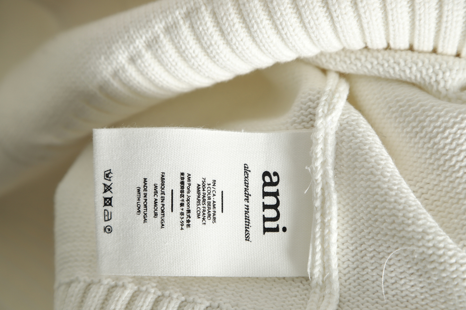 AMI PARIS 21FW Heart Embroidered Round Neck Sweater TSK2