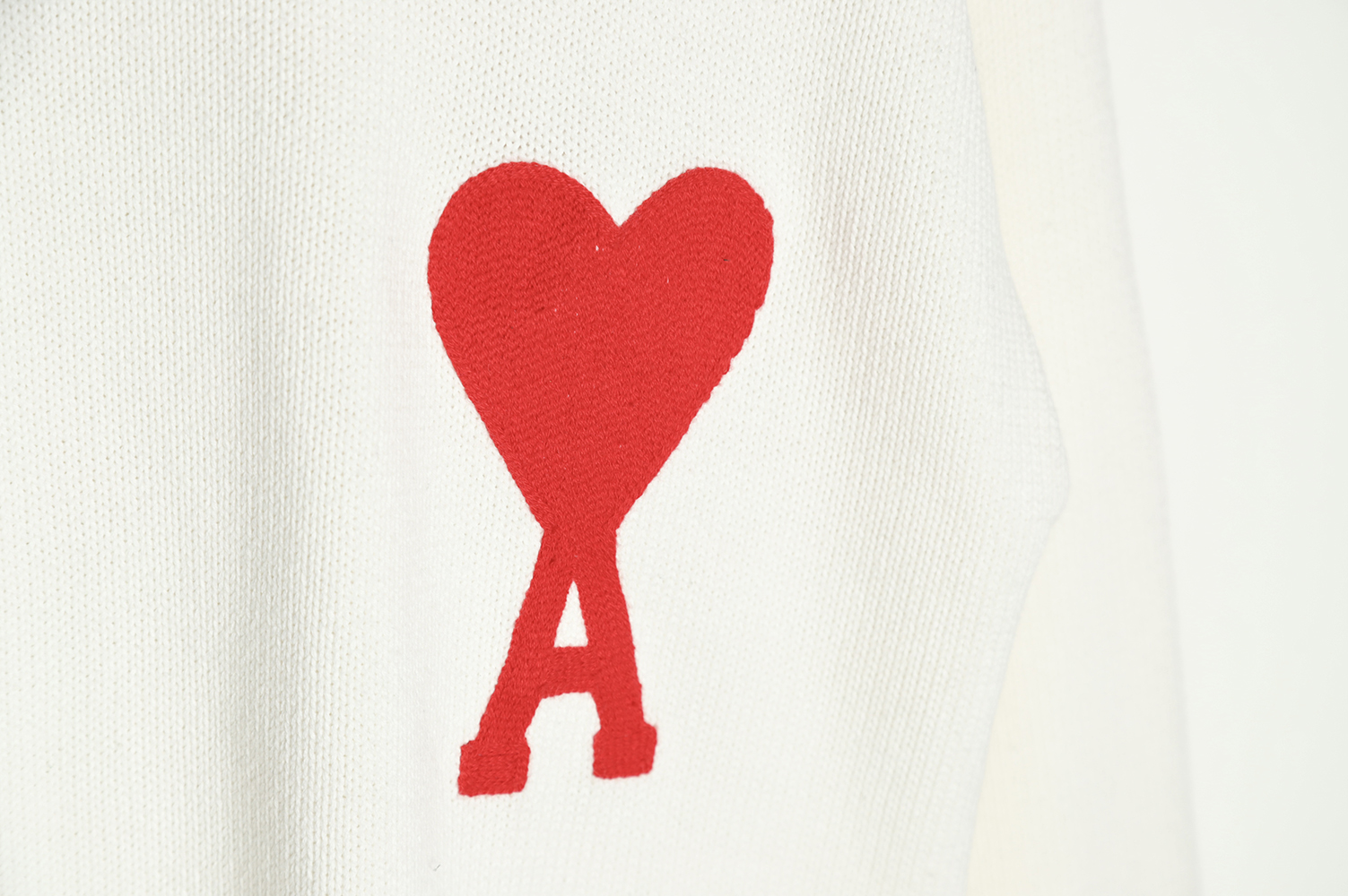 AMI PARIS 21FW Heart Embroidered Round Neck Sweater TSK2