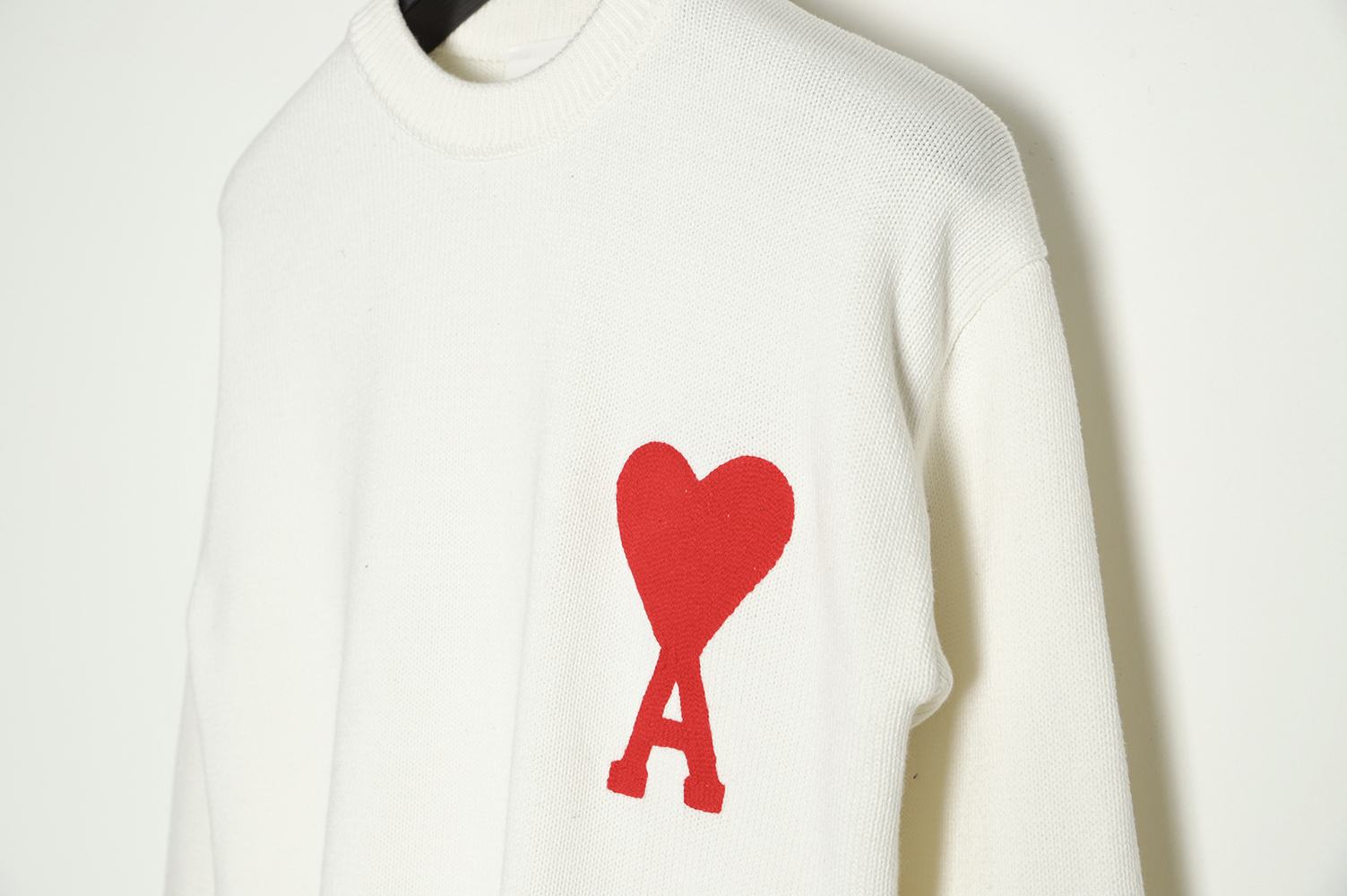 AMI PARIS 21FW Heart Embroidered Round Neck Sweater TSK2