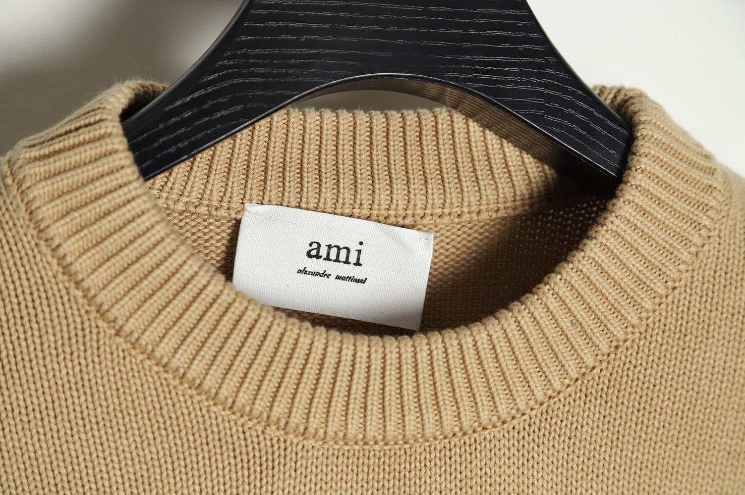 AMI PARIS 21FW Heart Embroidered Round Neck Sweater TSK4