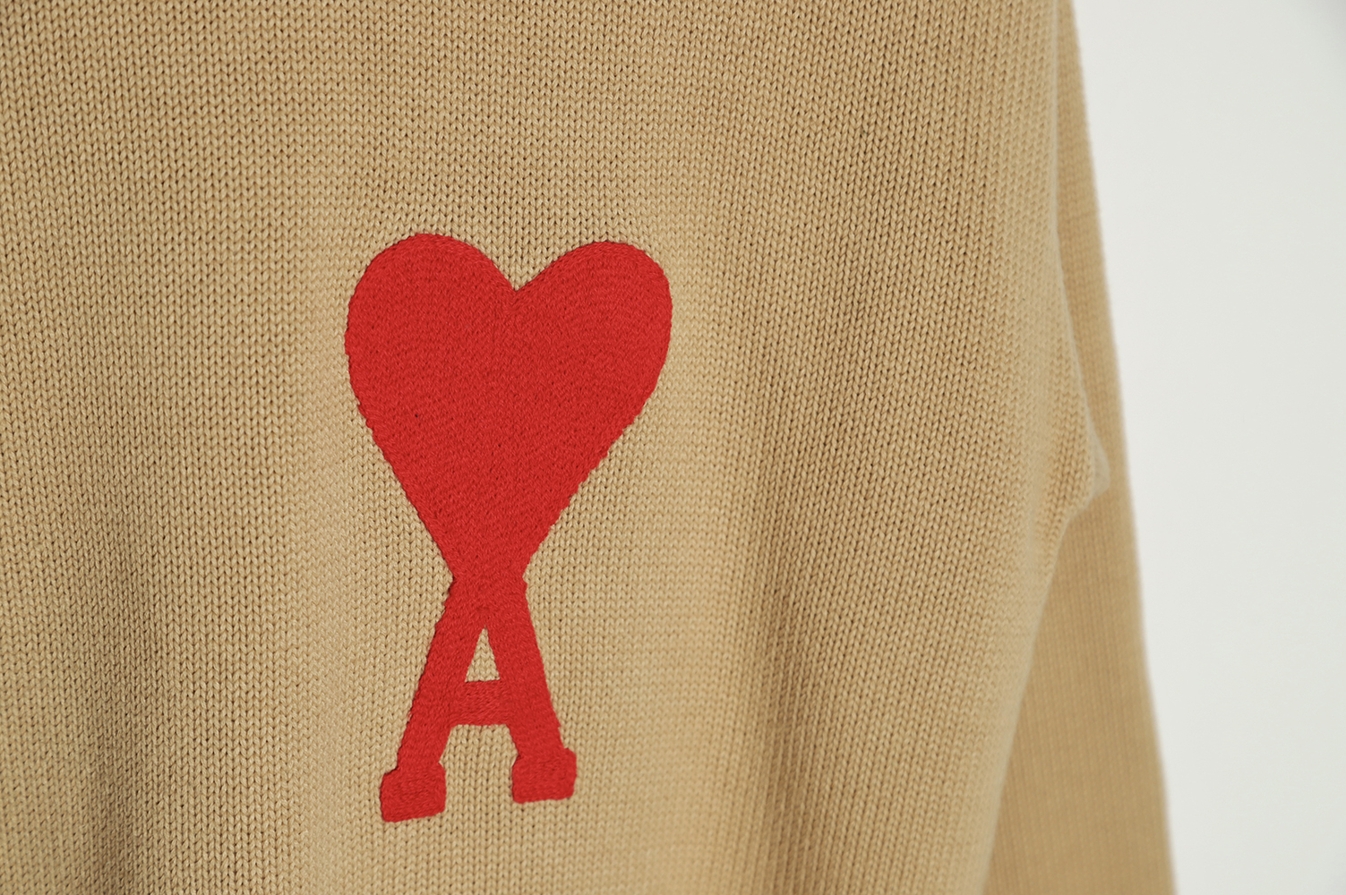 AMI PARIS 21FW Heart Embroidered Round Neck Sweater TSK4
