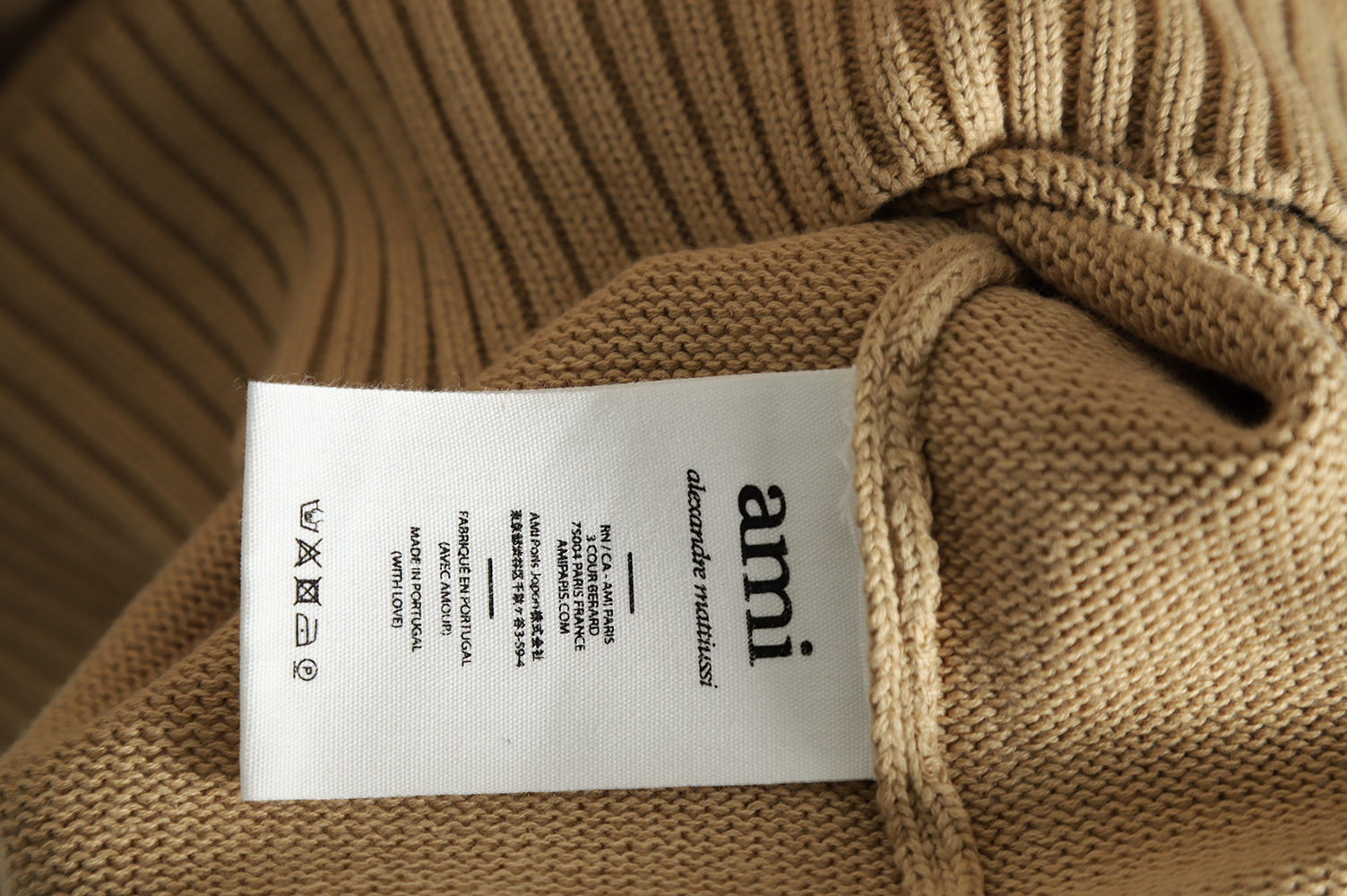 AMI PARIS 21FW Heart Embroidered Round Neck Sweater TSK4