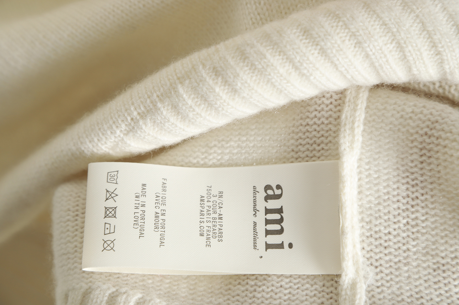 AMI PARIS Heart Turtleneck