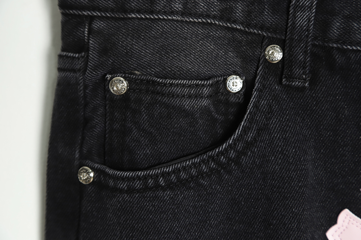 Ch**me He**ts classic leather label cross denim trousers tsk2