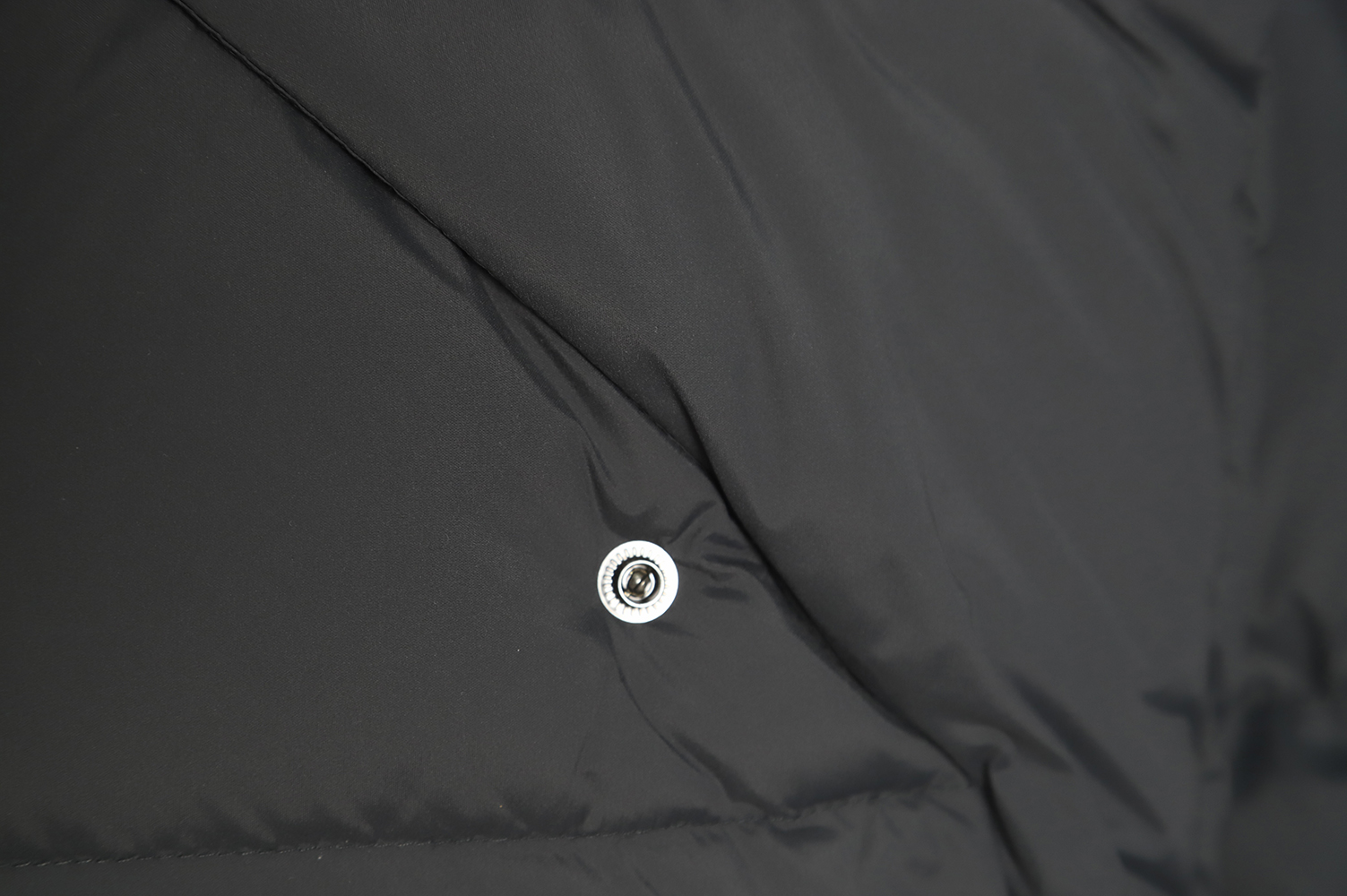 Moncler 22FW madeira black warrior placket three-dimensional embossed letter down jacket