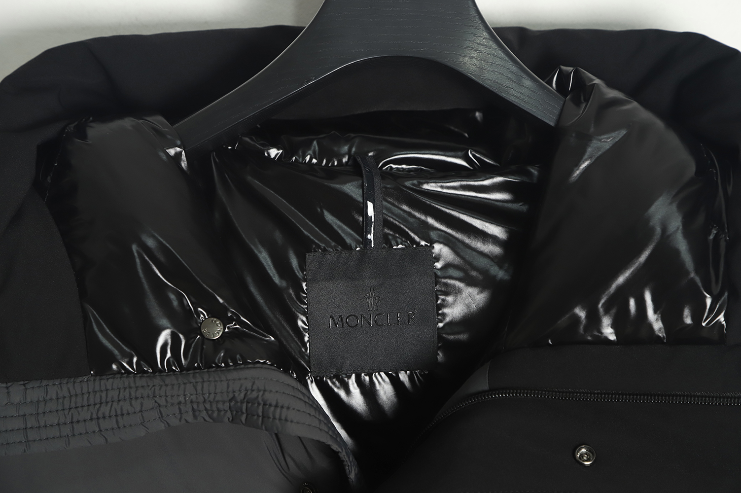 Moncler 22FW madeira black warrior placket three-dimensional embossed letter down jacket