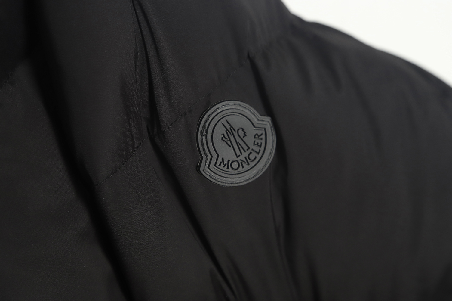 Moncler 22FW madeira black warrior placket three-dimensional embossed letter down jacket TSK1