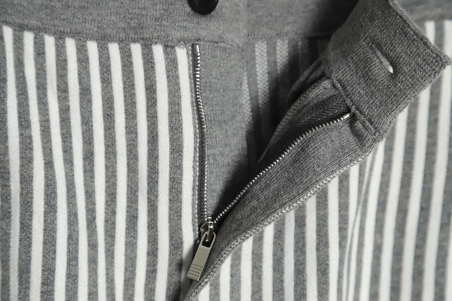 THOM BMOMTHE 22ss striped shorts