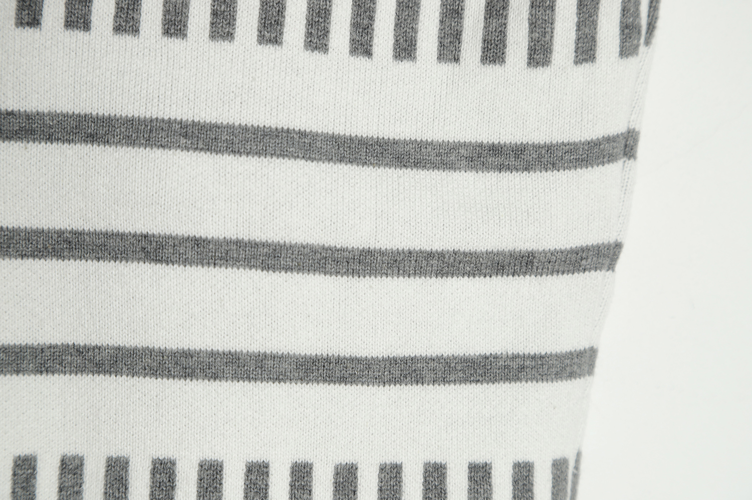 THOM BMOMTHE 22ss striped shorts