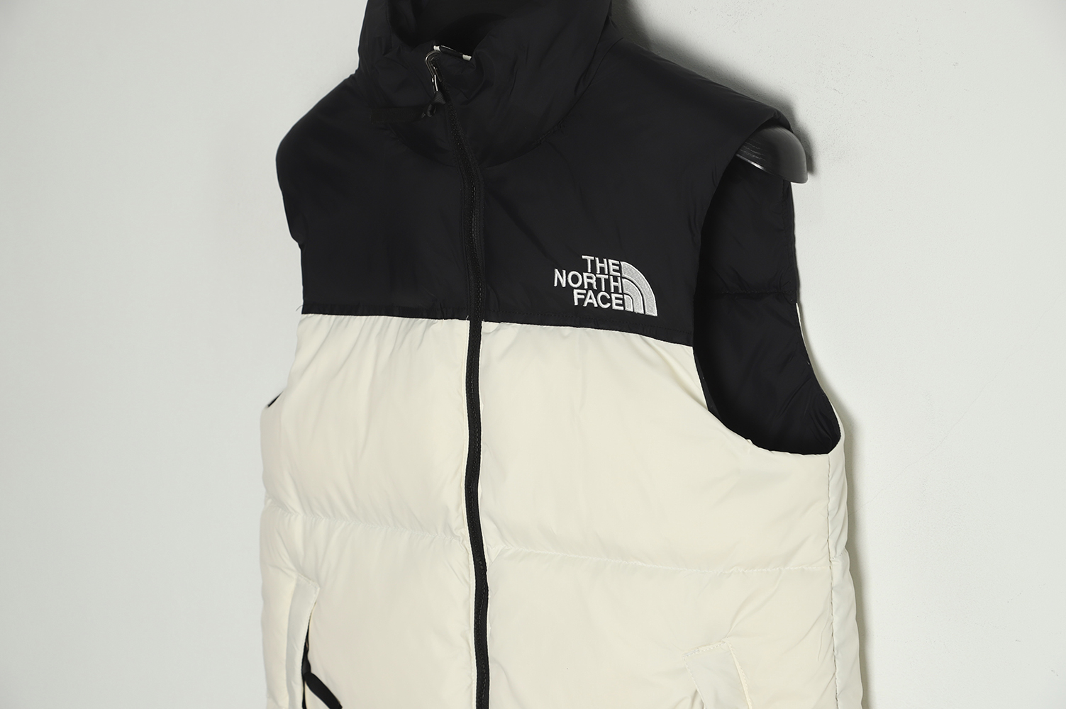 the nor*h F**e classic down vest tsk4