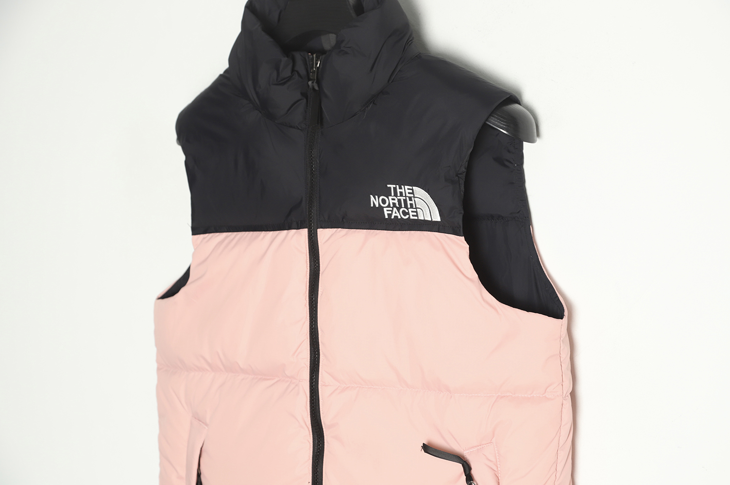the nor*h F**e classic down vest tsk3