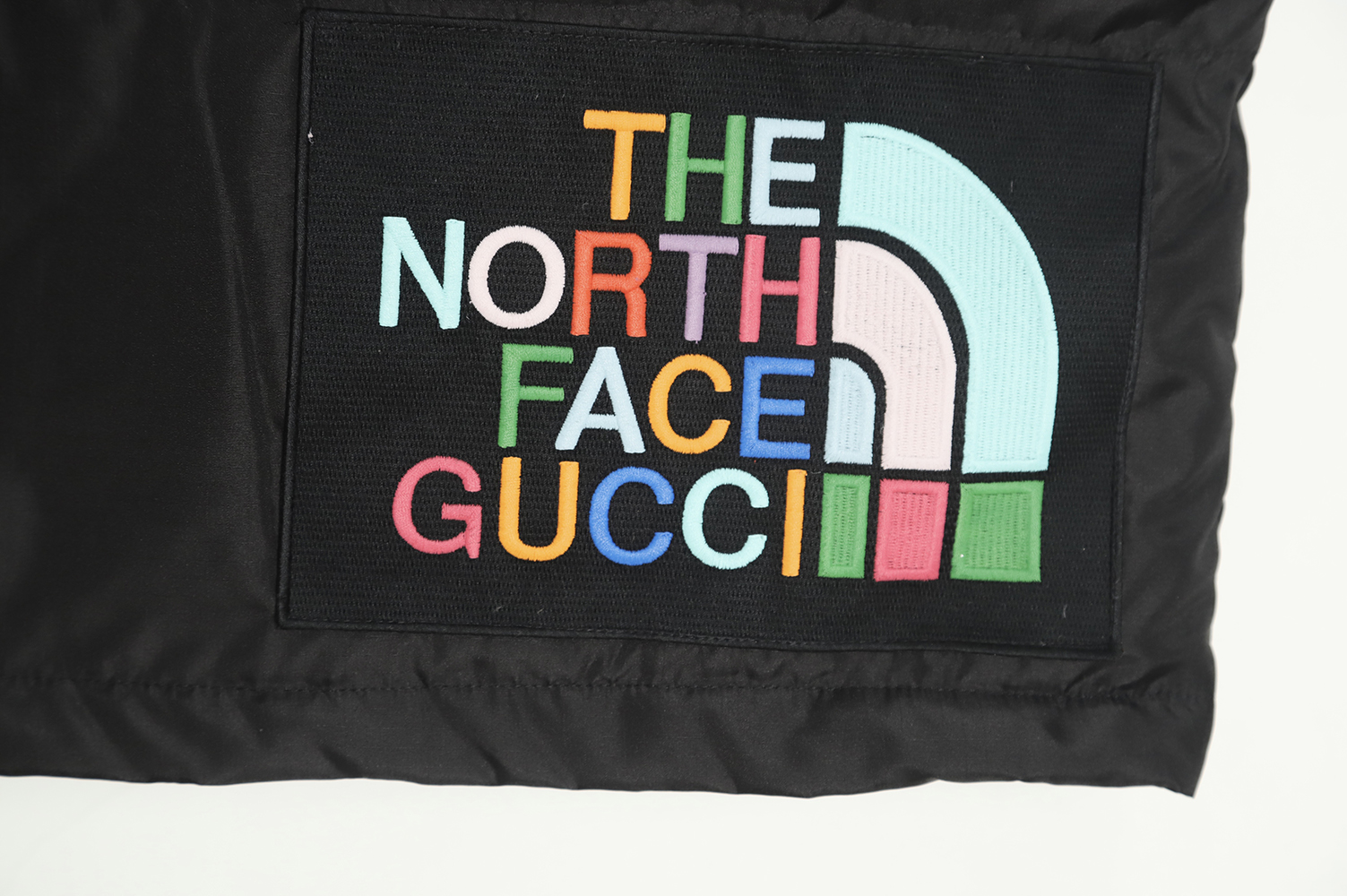 the nor*h f**e x G*u*i joint stand collar down vest tsk1