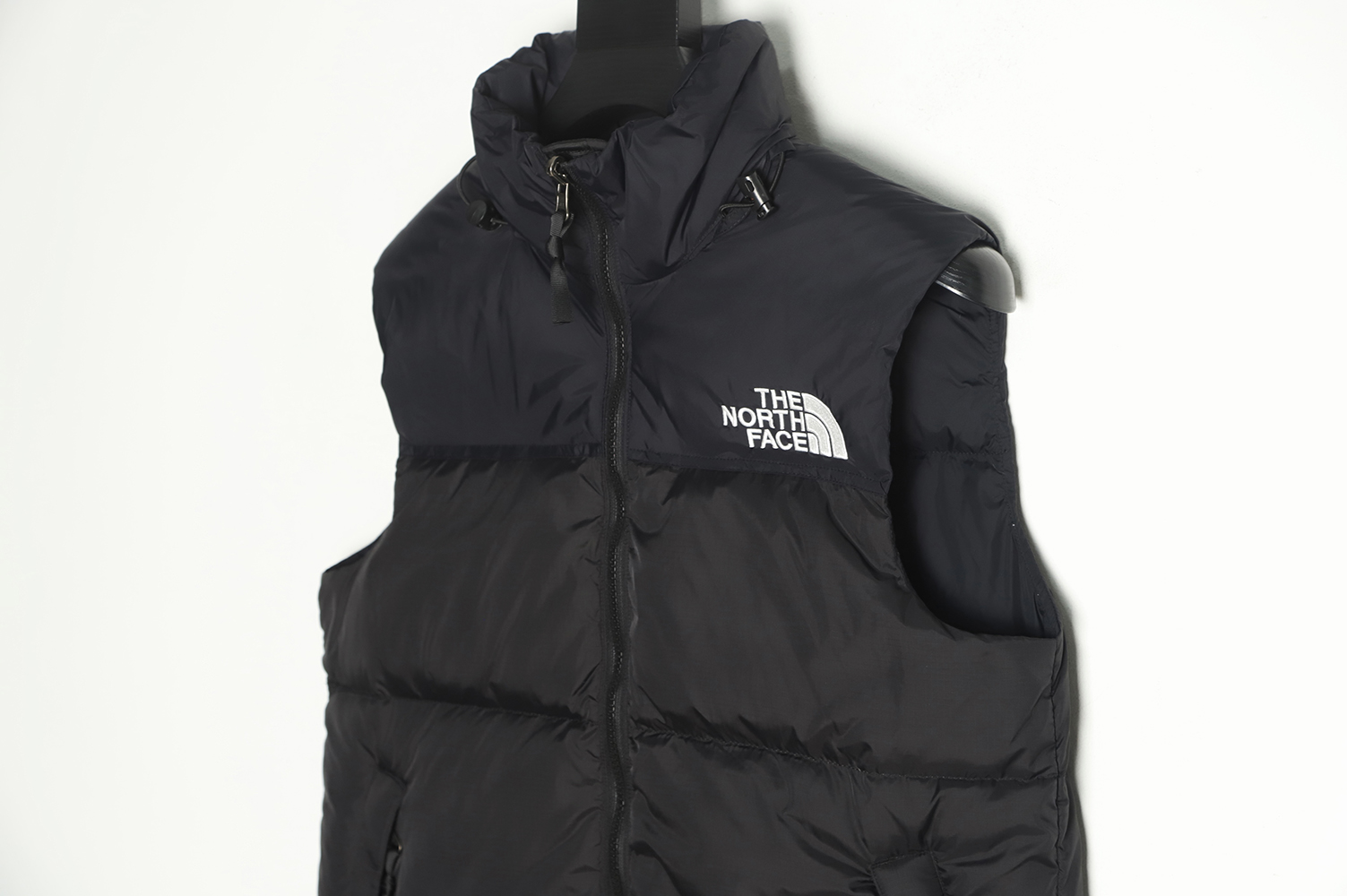 the nor*h F**e classic down vest tsk8