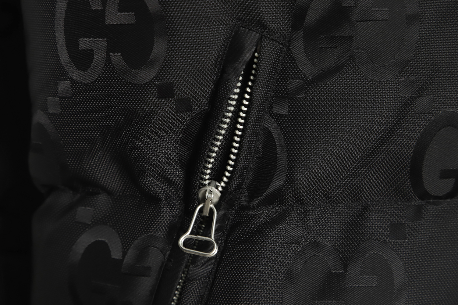 G*u*i 22fw shadow jacquard down jacket tsk1