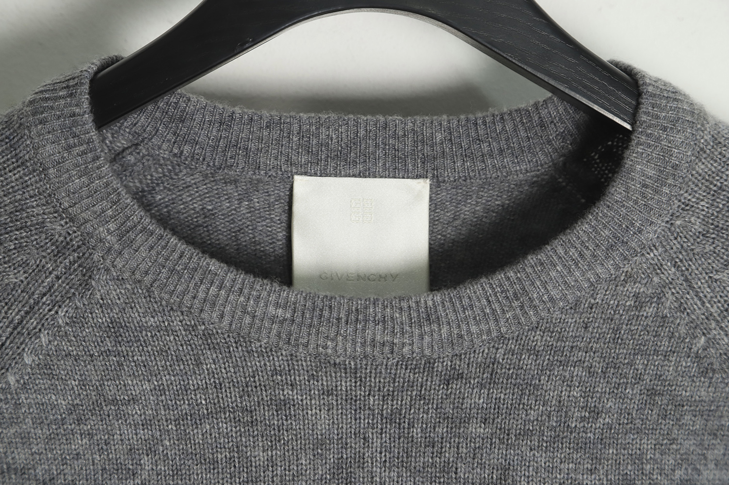 Givenchy 22FW chest large LOGO towel embroidered round neck sweater