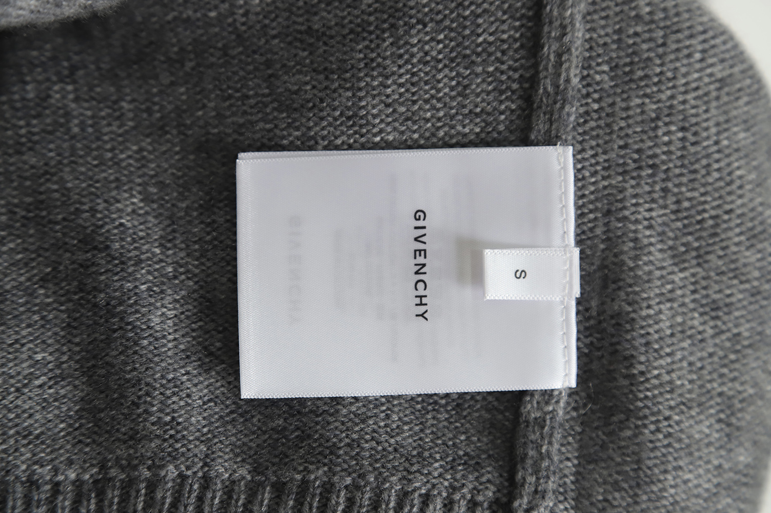 Givenchy 22FW chest large LOGO towel embroidered round neck sweater