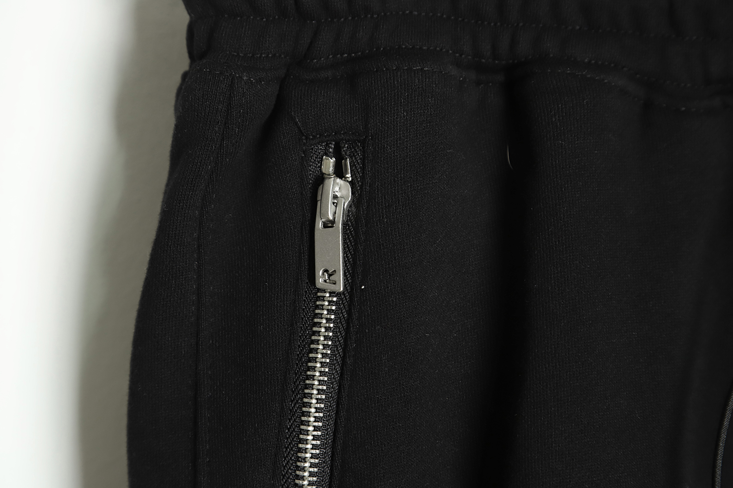 Represent 21ss High Street Zippered Wash Shorts