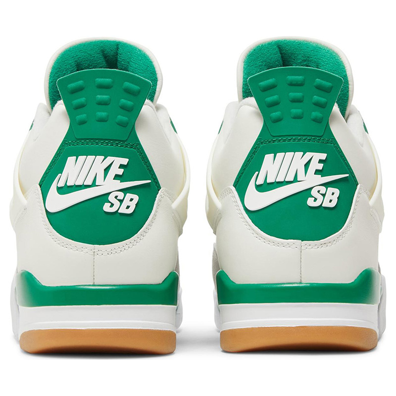 NIKE SB X AIR JORDAN 4 RETRO 