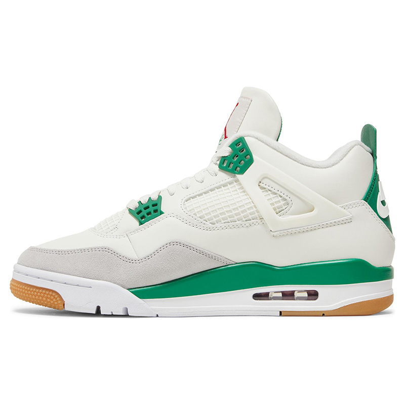 NIKE SB X AIR JORDAN 4 RETRO 