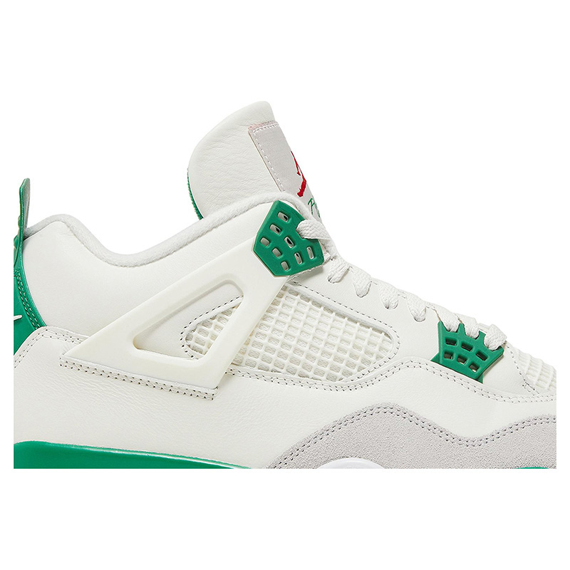 NIKE SB X AIR JORDAN 4 RETRO 