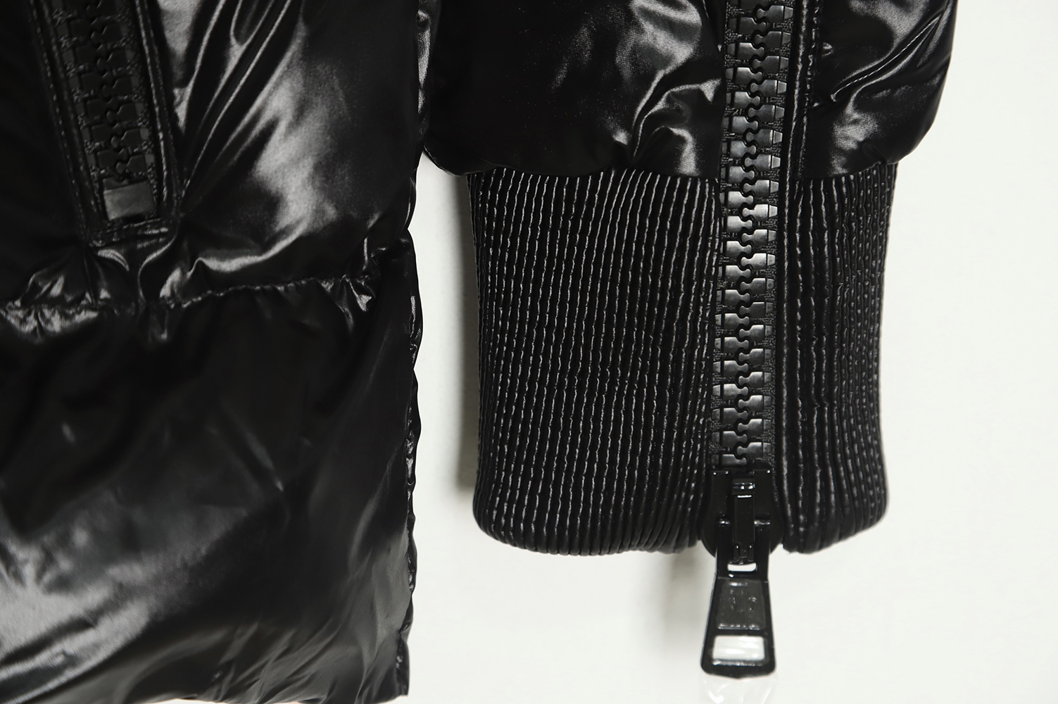 Moncler liriope series hooded diagonal zipper down jacket TSK1