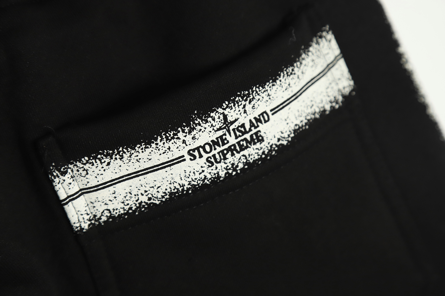 S*p*e ss22 week12 x stone island co-branded side pattern plus fleece pants