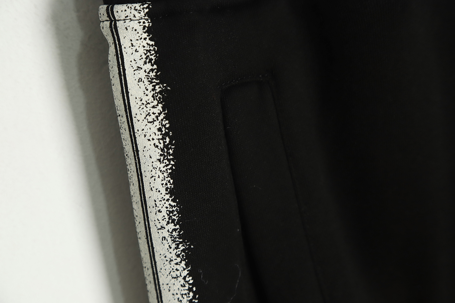 S*p*e ss22 week12 x stone island co-branded side pattern plus fleece pants