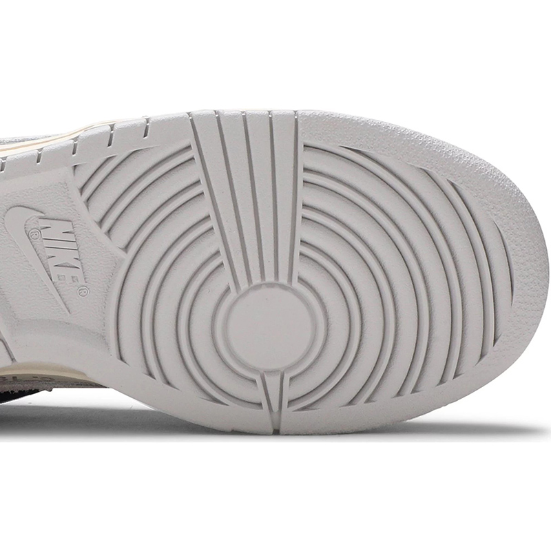 Off-White x Dunk Low 