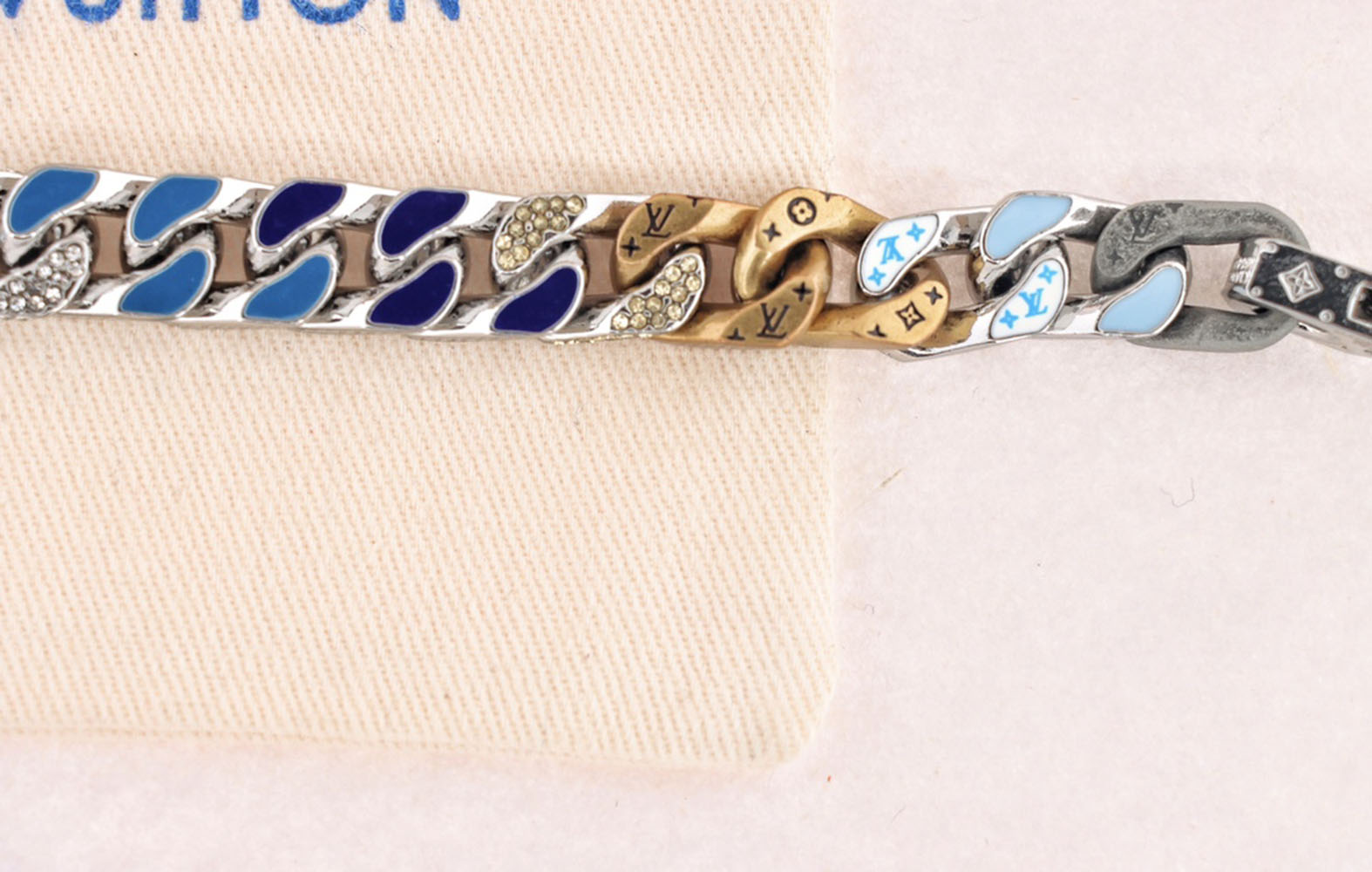 l0*is V*t0n chain links patches bracelet