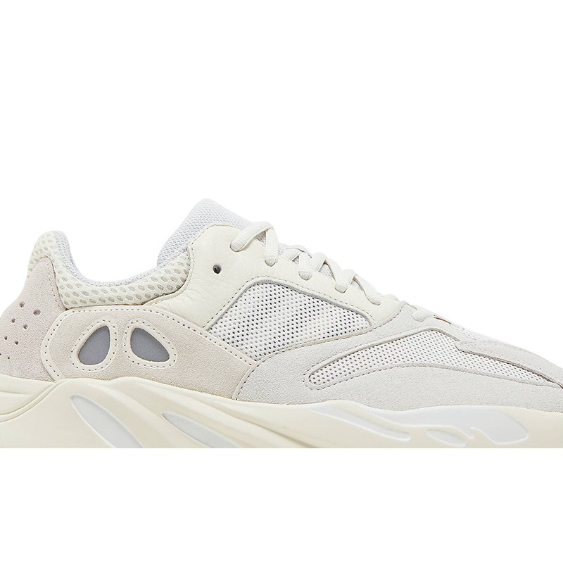 "special price" Y**zy boost 700 "analog"