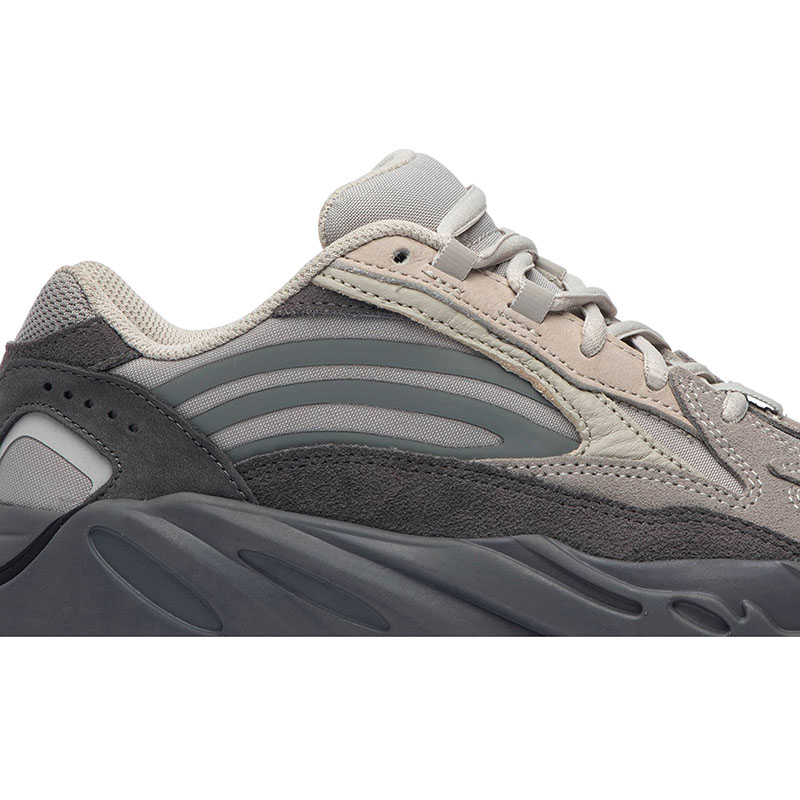 "special price" Y**zy boost 700 v2 "tephra"