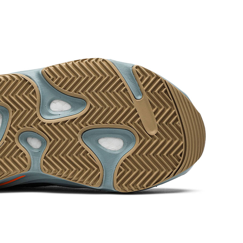 "special price" Y**zy boost 700