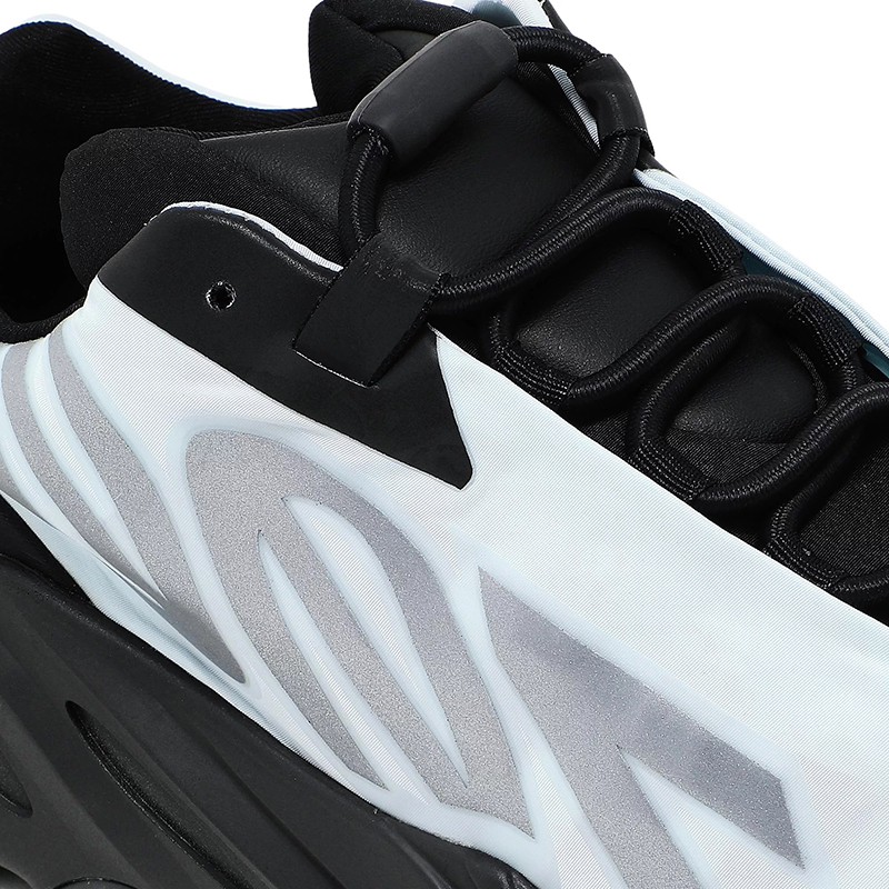 Y**zy boost 700 mnvn 