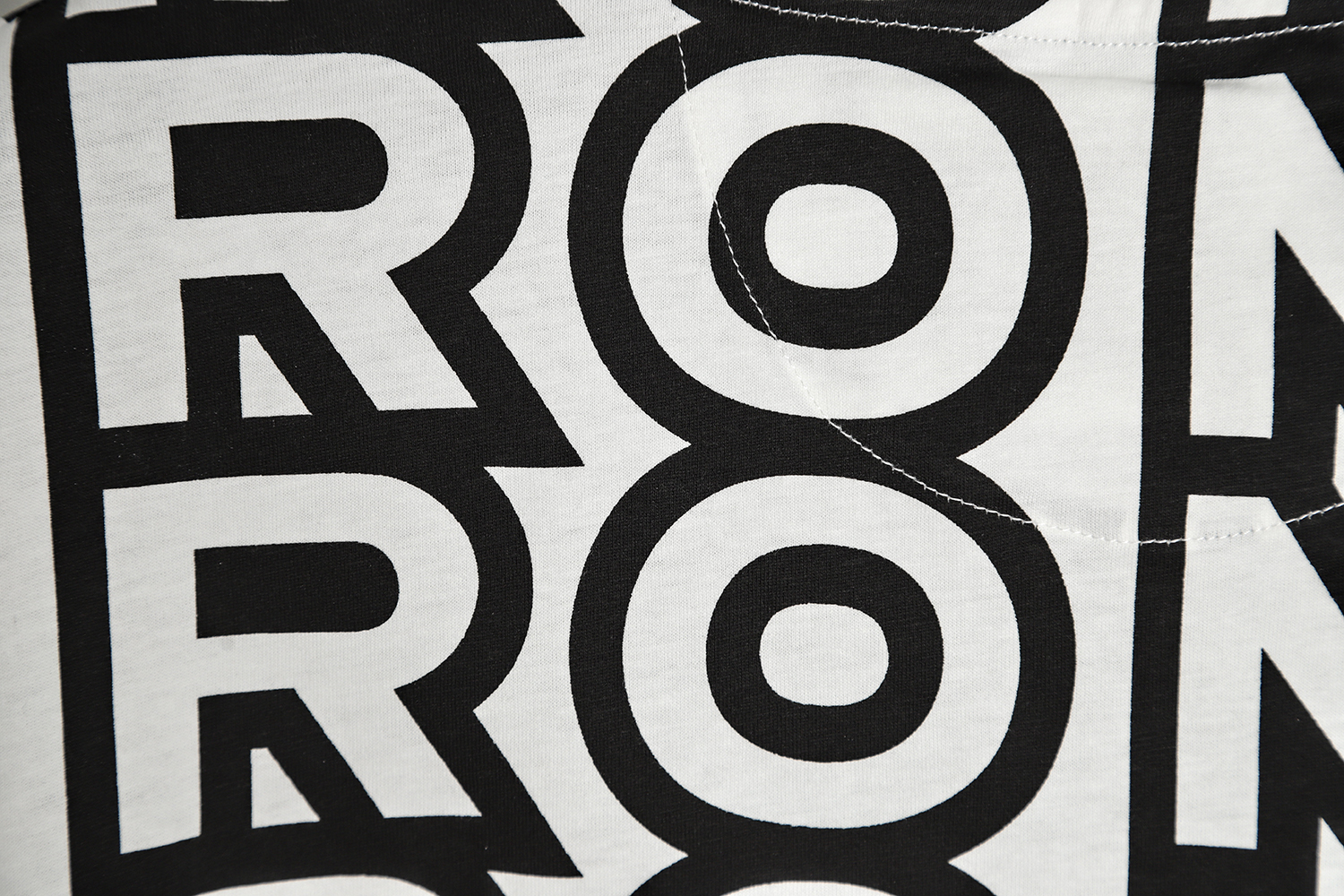 F**di 23ss black and white full letter short-sleeved t-shirt