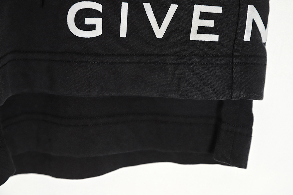 Givenchy 23SS ripped print fake two-piece shorts