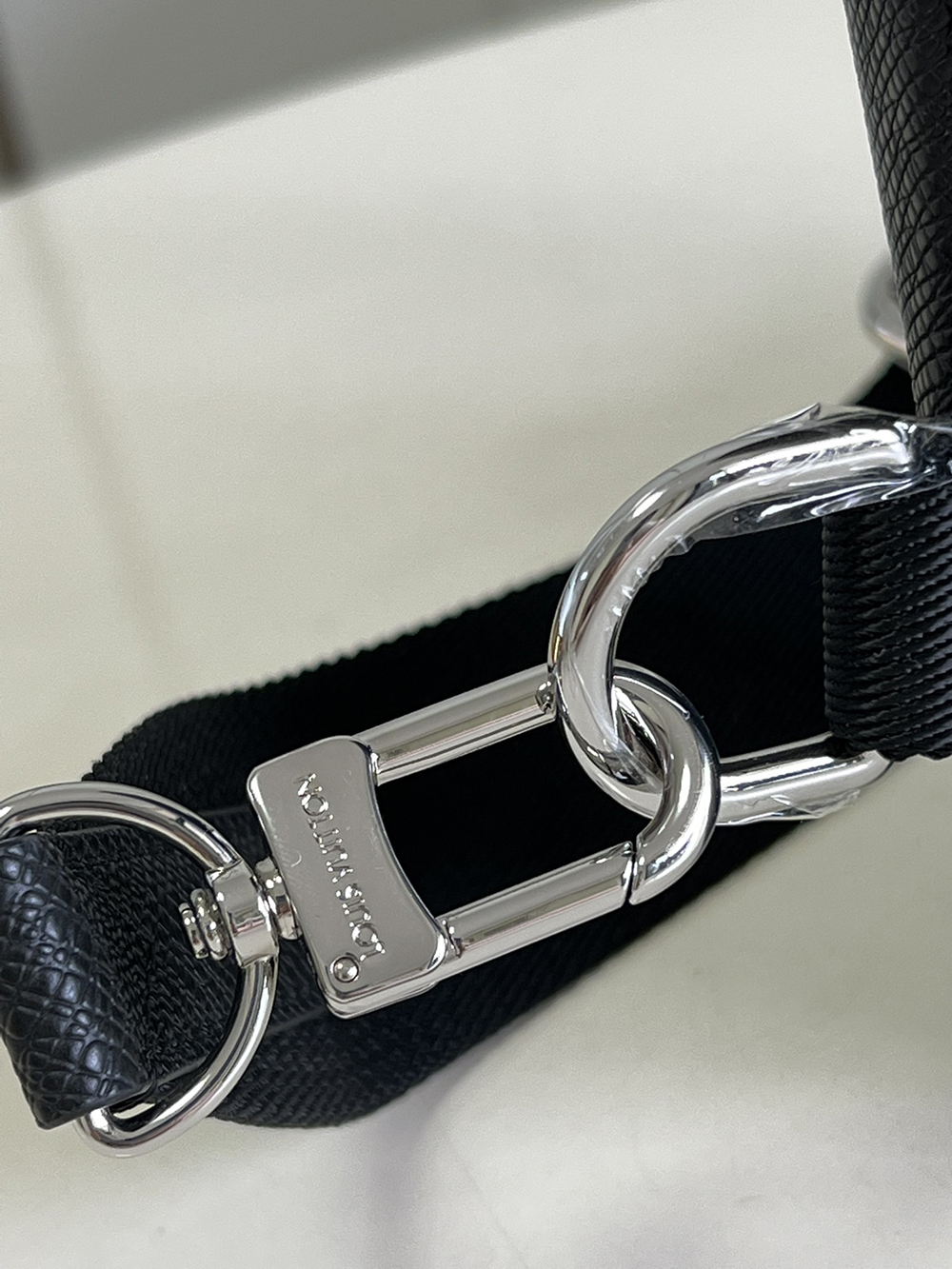 l0*is V*t0n bags m30443 20x31x10cm