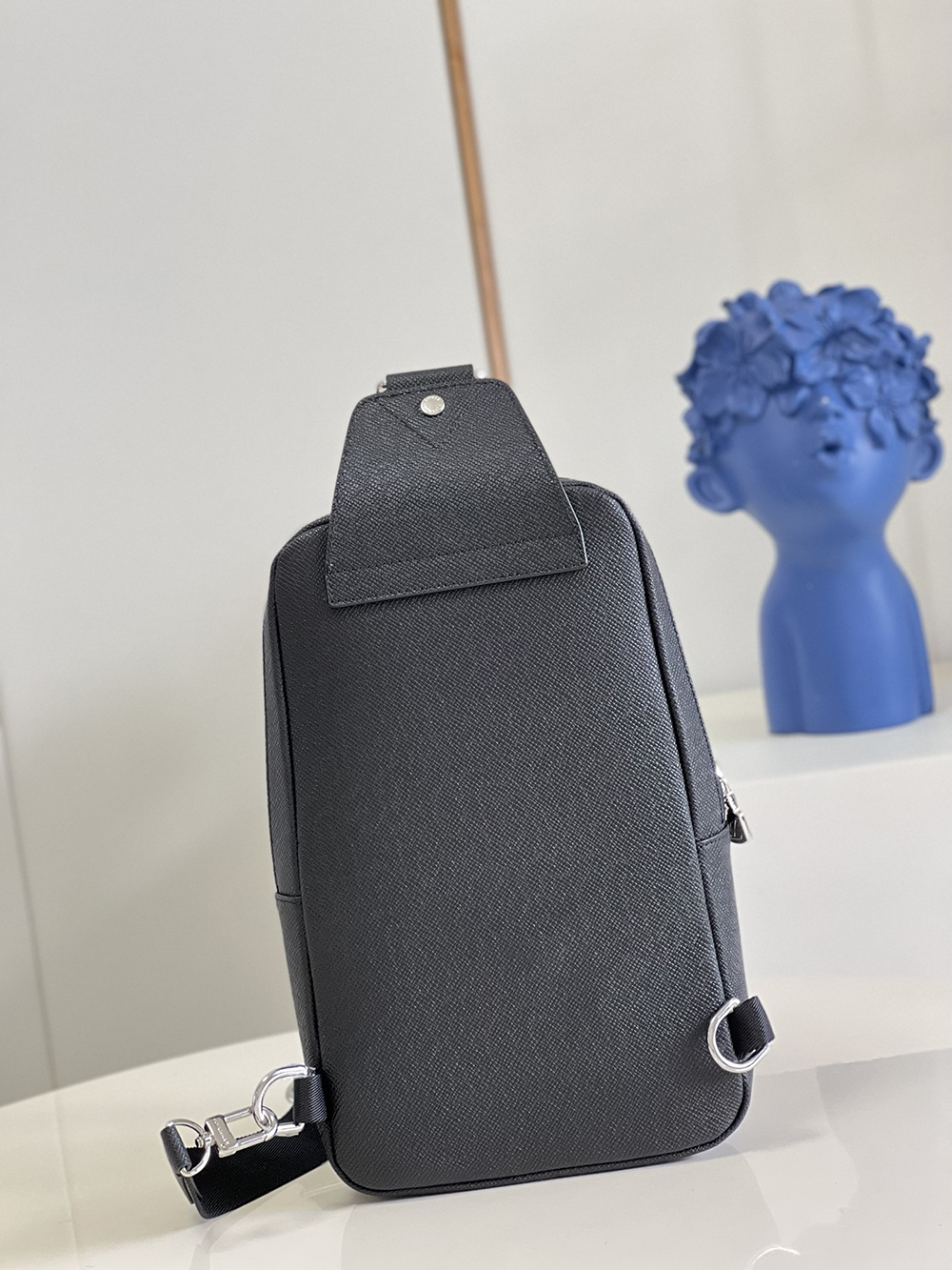 l0*is V*t0n bags m30443 20x31x10cm