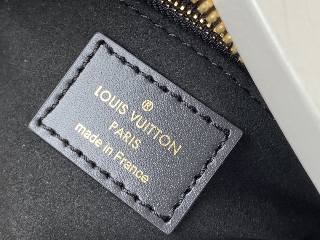 l0*is V*t0n bags m45571 20*14*7.5cm