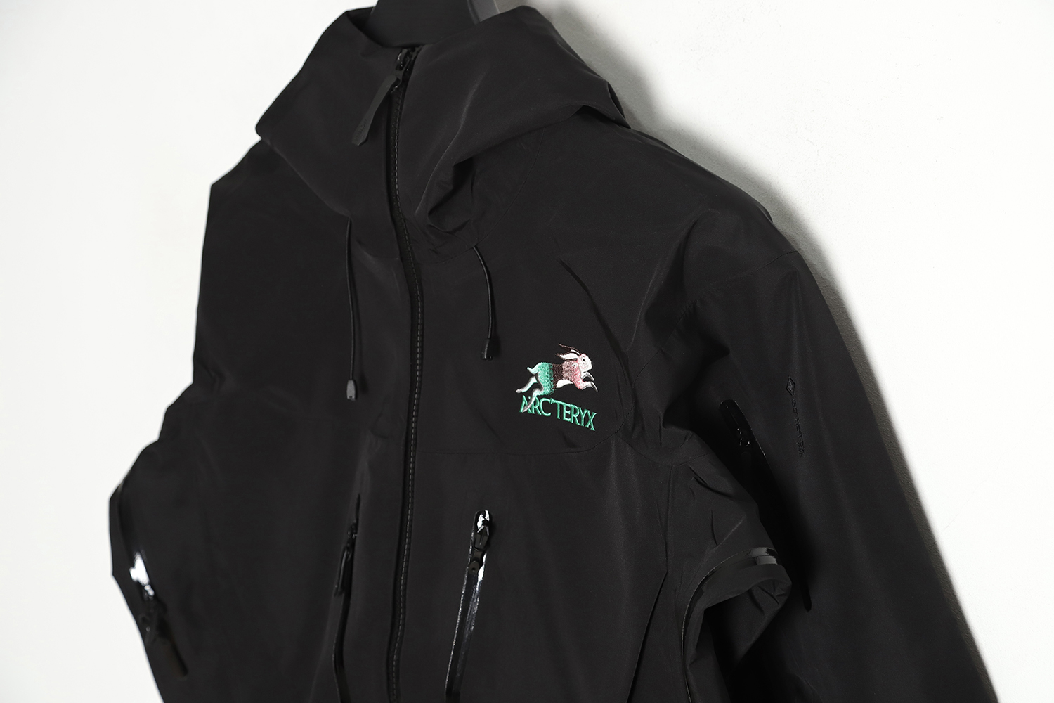 Arc`teryx Year of the Rabbit limited color logo hard shell jacket