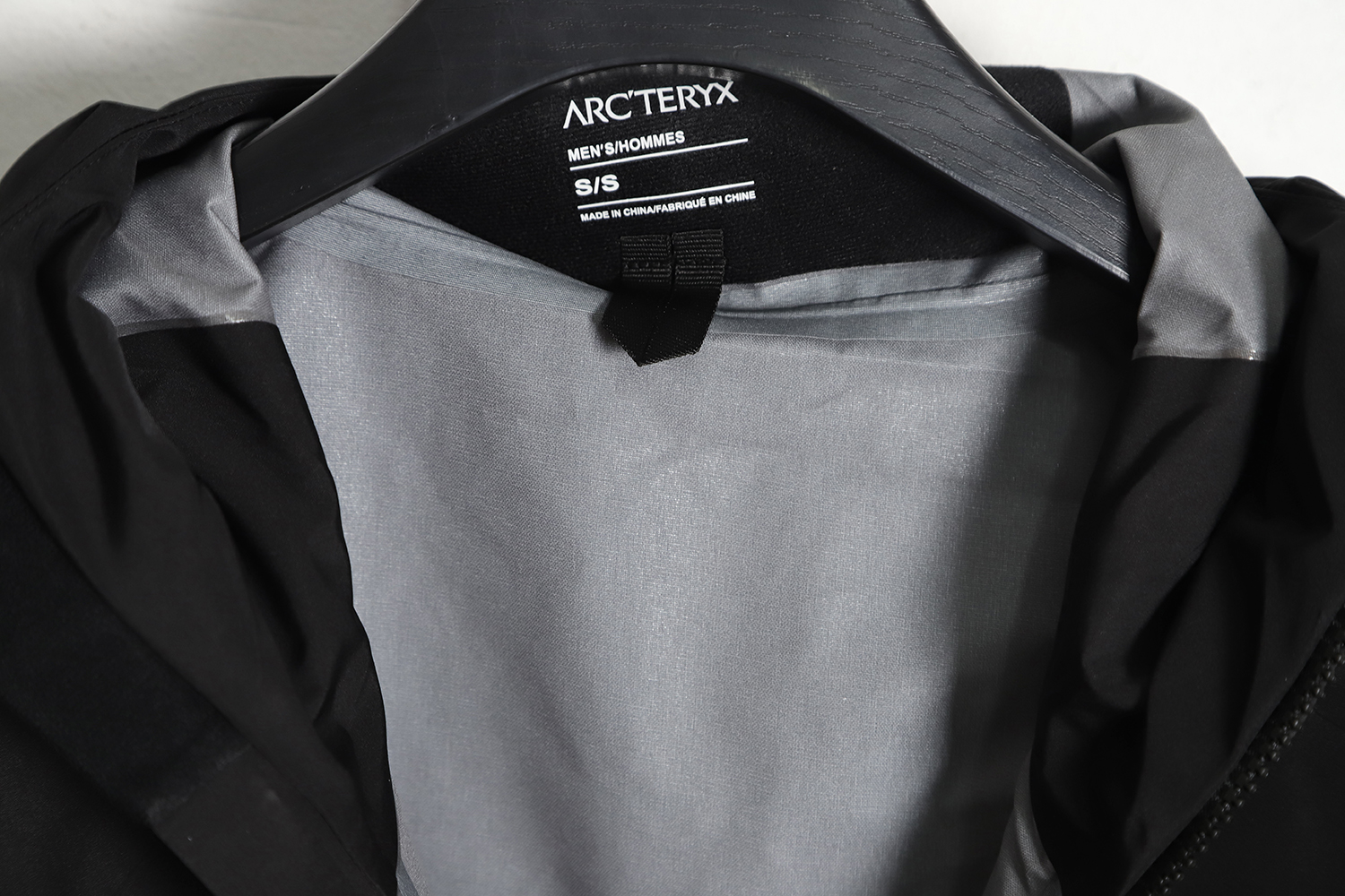 Arc`teryx Year of the Rabbit limited color logo hard shell jacket