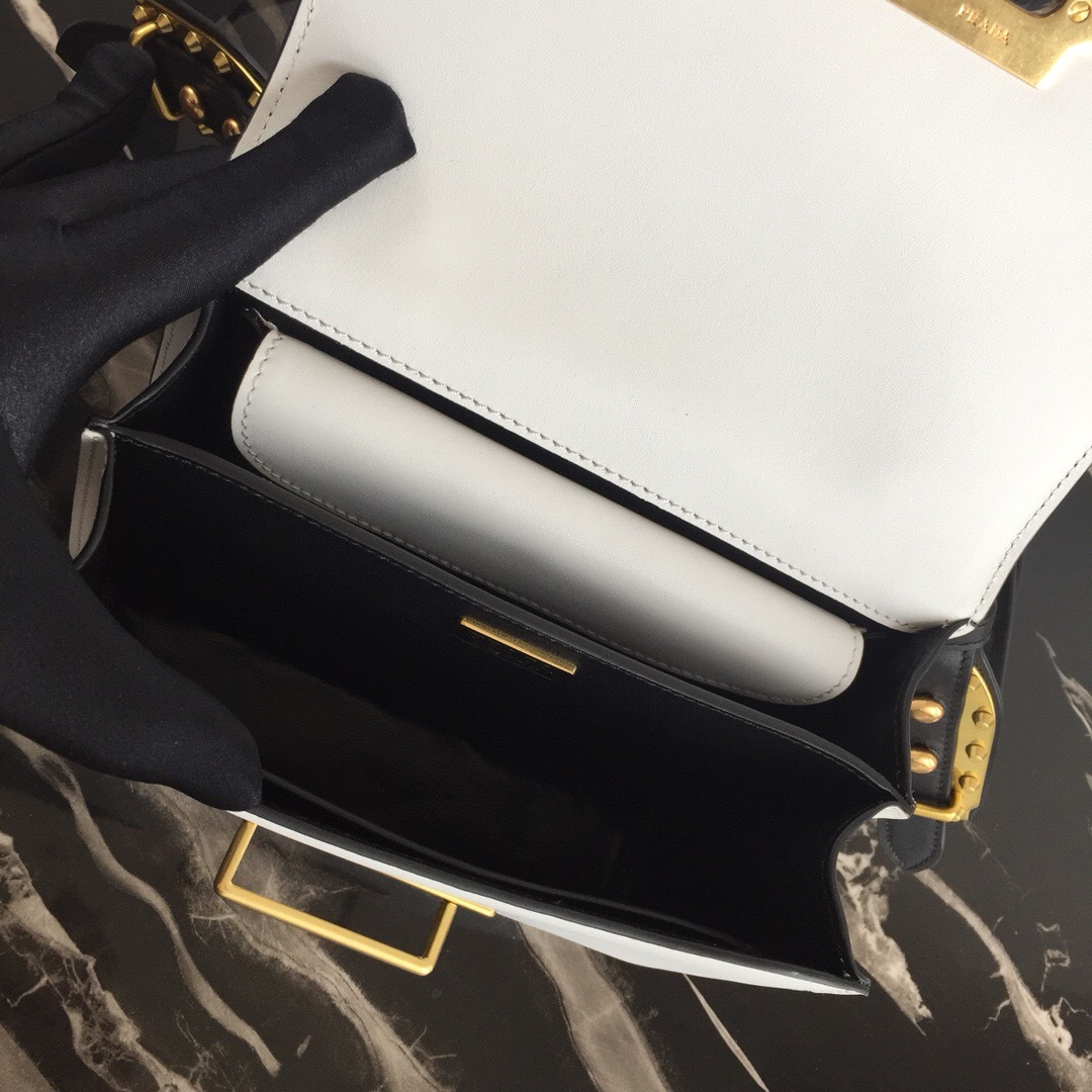 Pra*a bags 1bd045 20*14*8.5cm